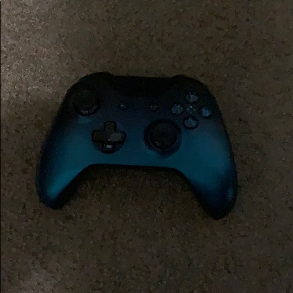 Xbox one controller - Picture 1 of 3